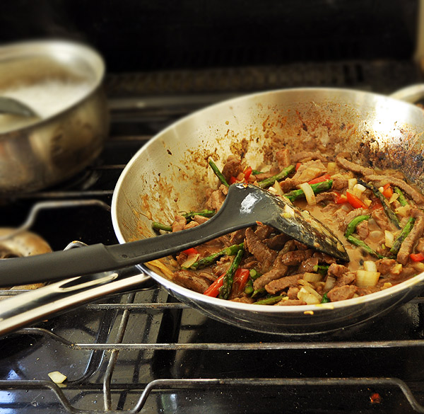 steak and asparagus stirfry recipe